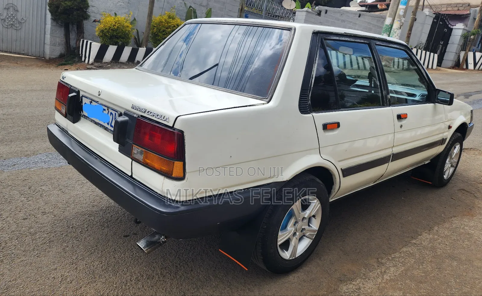 Toyota Corolla 1986 White
