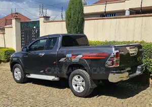 Toyota Hilux Revo Double Cab Deisel 2.4 AWD 2019 Gray