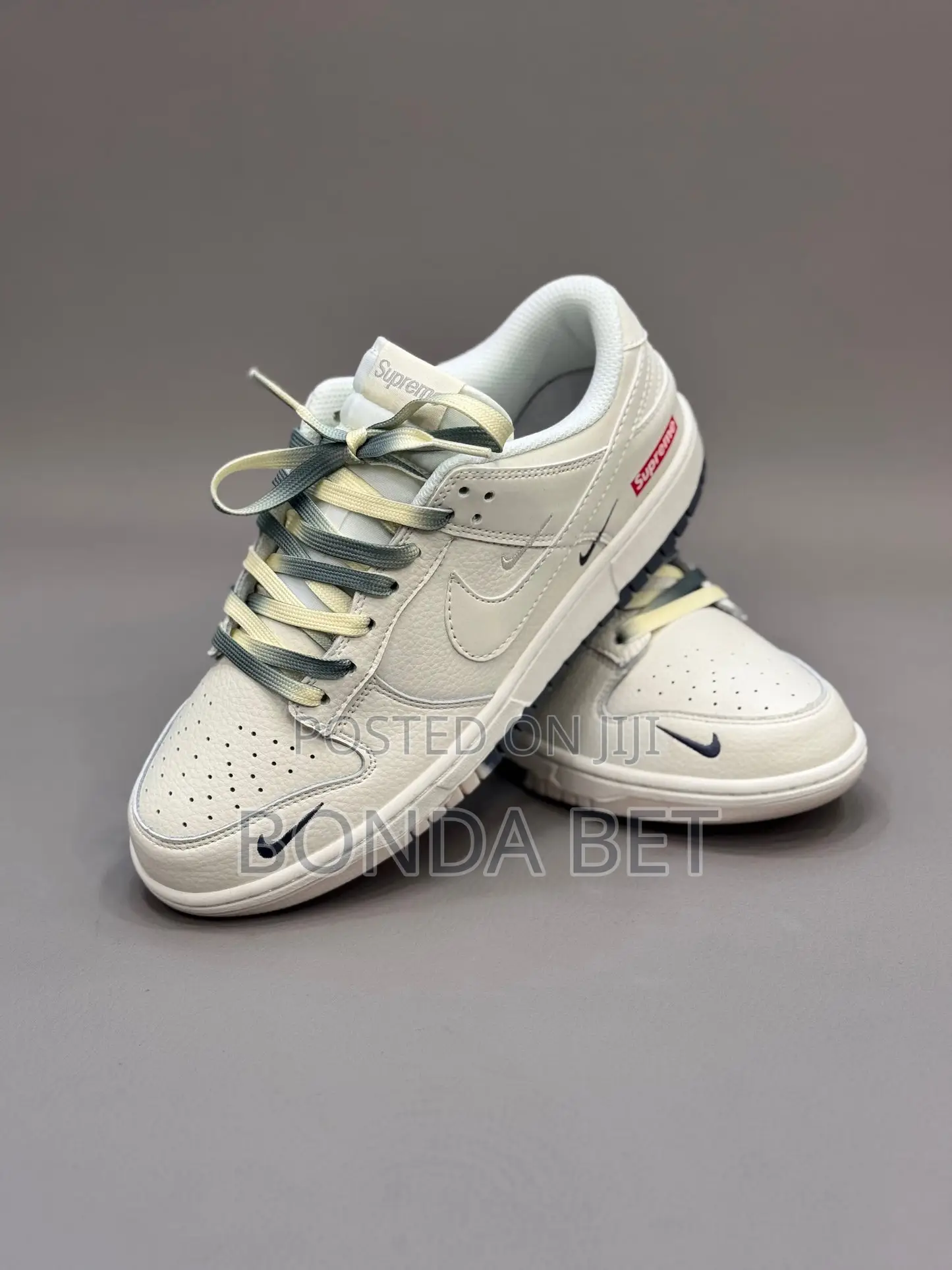 Torshen Supreme X Nike Sb Dunk Low Sneaker