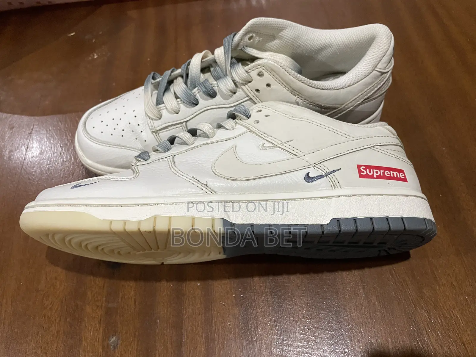 Torshen Supreme X Nike Sb Dunk Low Sneaker