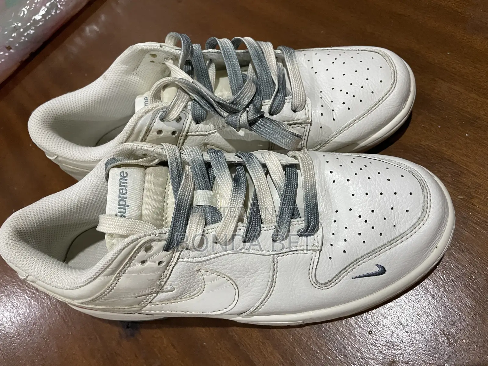 Torshen Supreme X Nike Sb Dunk Low Sneaker