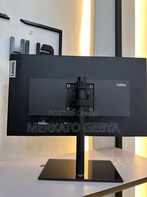 Lenovo 27” QHD Monitor – Clear. Sharp. Professional.