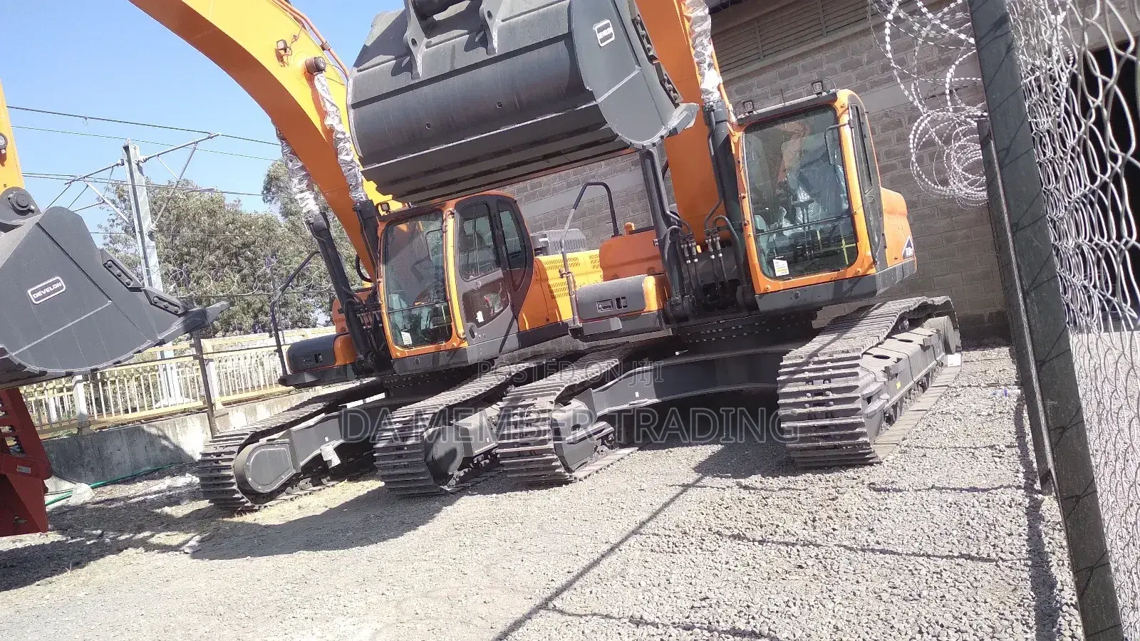 00 New Excavator