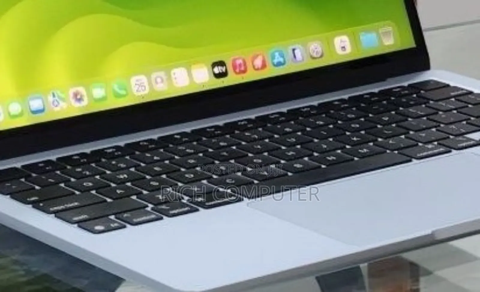 New Laptop Apple MacBook 16GB Apple M4 Pro SSD 256GB