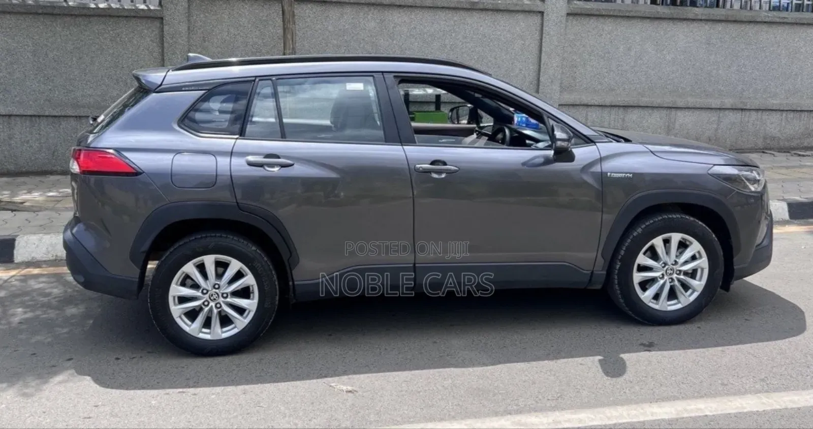 Toyota Corolla Cross Hybrid 2024 Gray