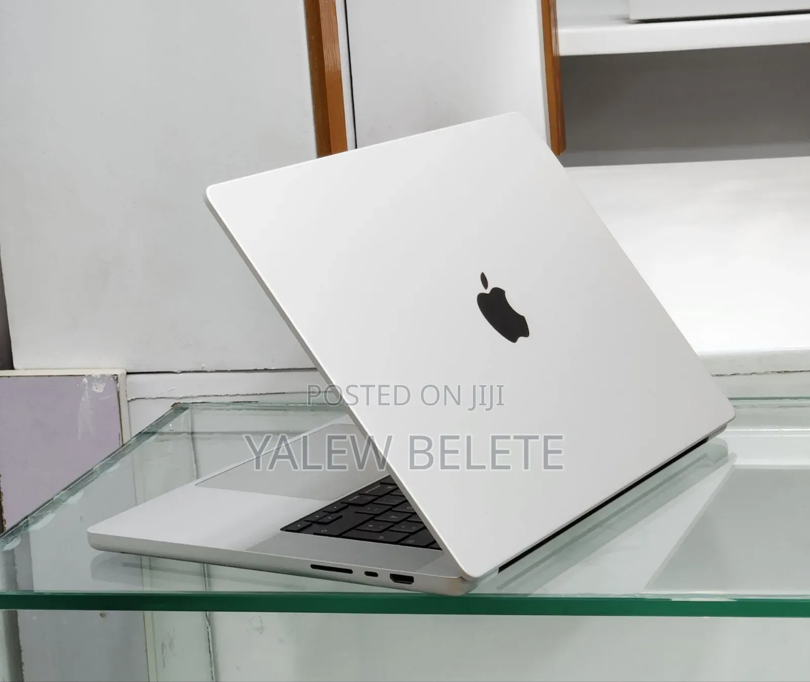 New Laptop Apple MacBook Pro 2021 M1 16GB Apple M1 Pro SSD 512GB