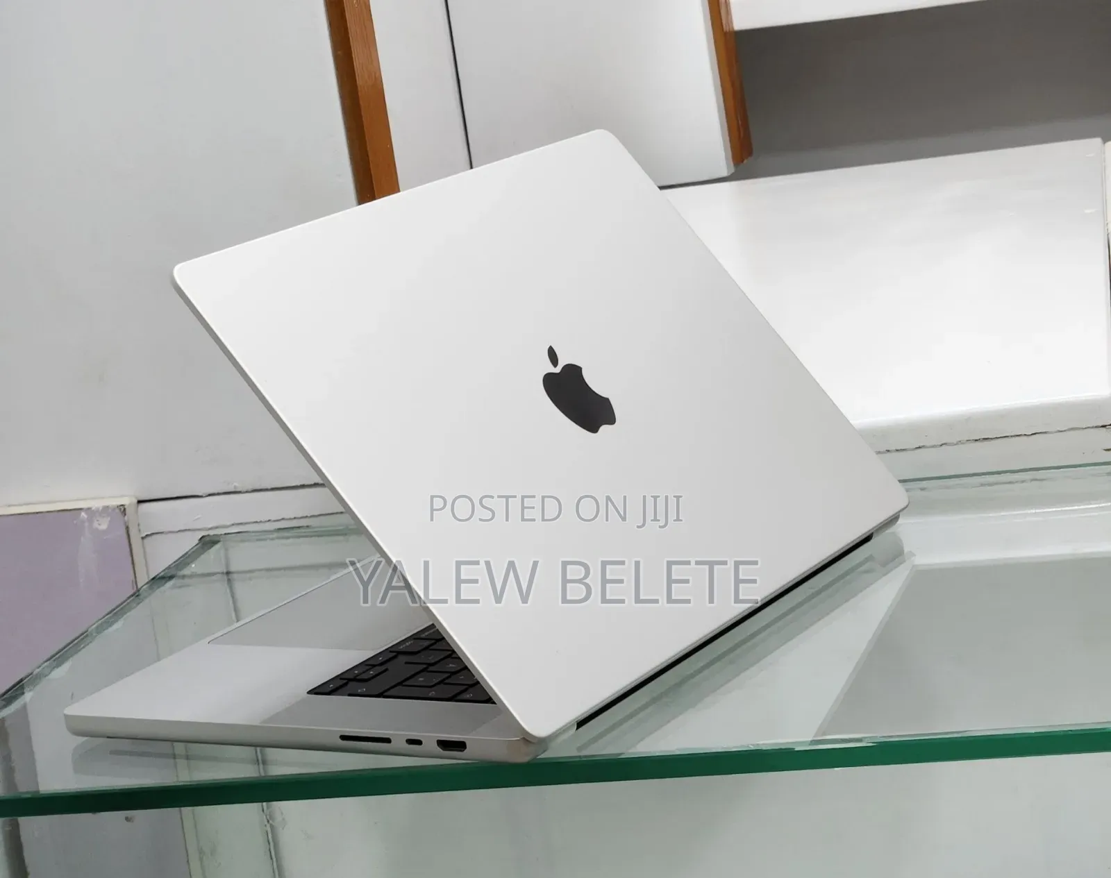 New Laptop Apple MacBook Pro 2021 M1 16GB Apple M1 Pro SSD 512GB