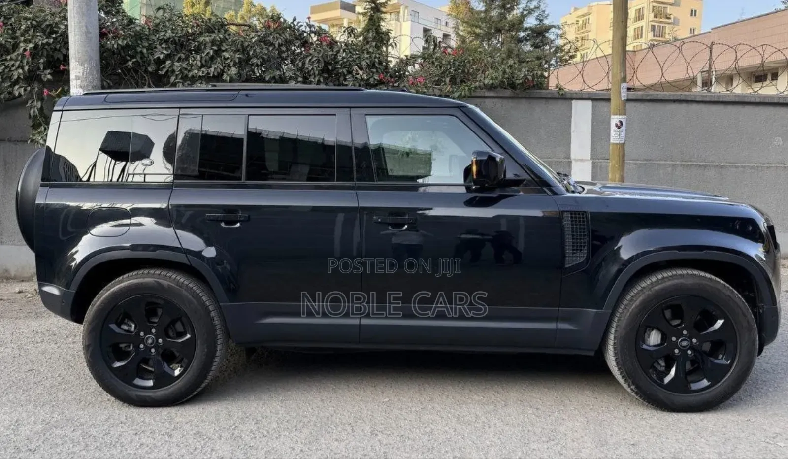 Land Rover Defender 2025 Matt Black
