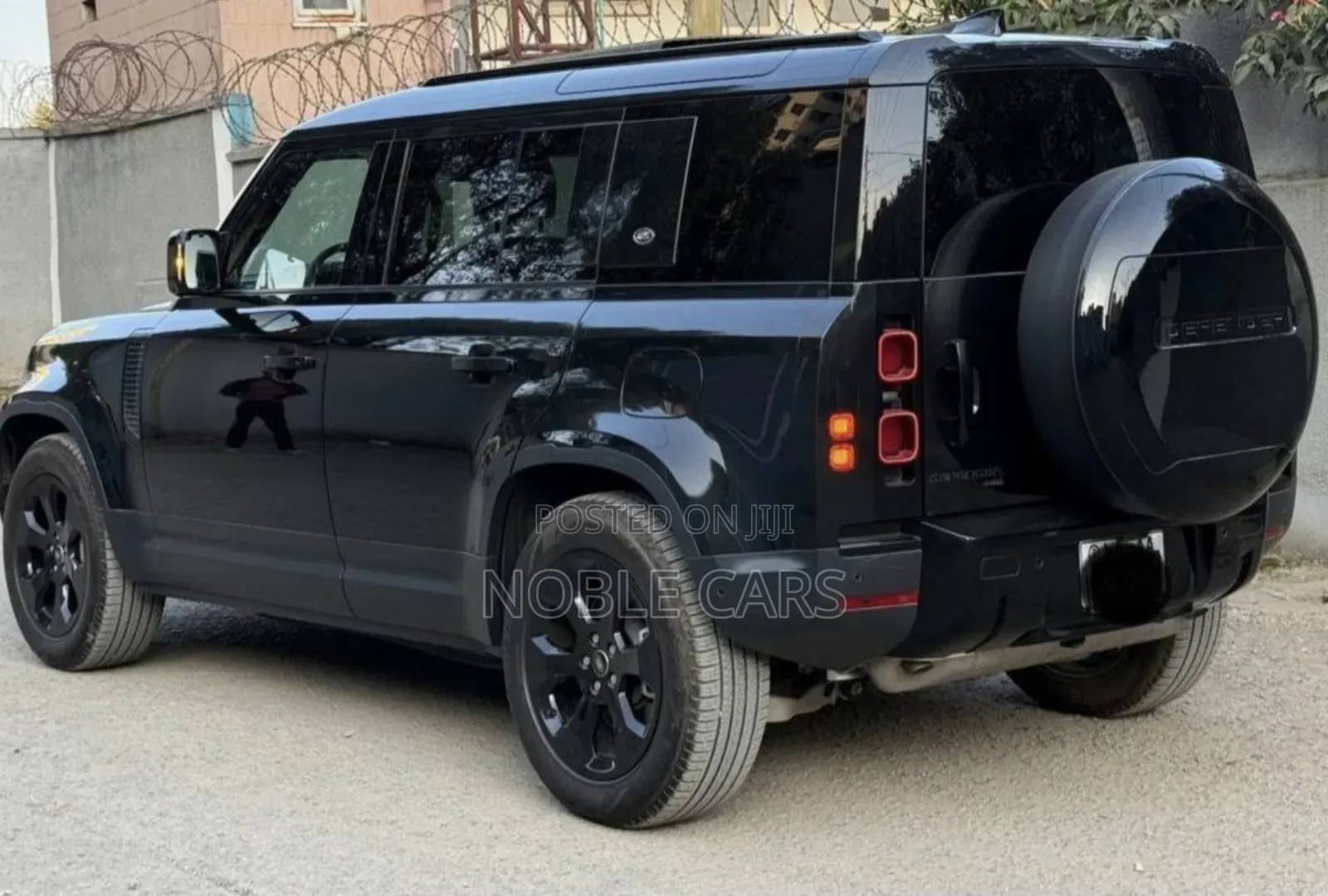 Land Rover Defender 2025 Matt Black