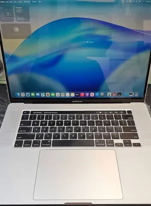New Laptop Apple MacBook Pro 2019 16GB Intel Core i7 SSD 512GB