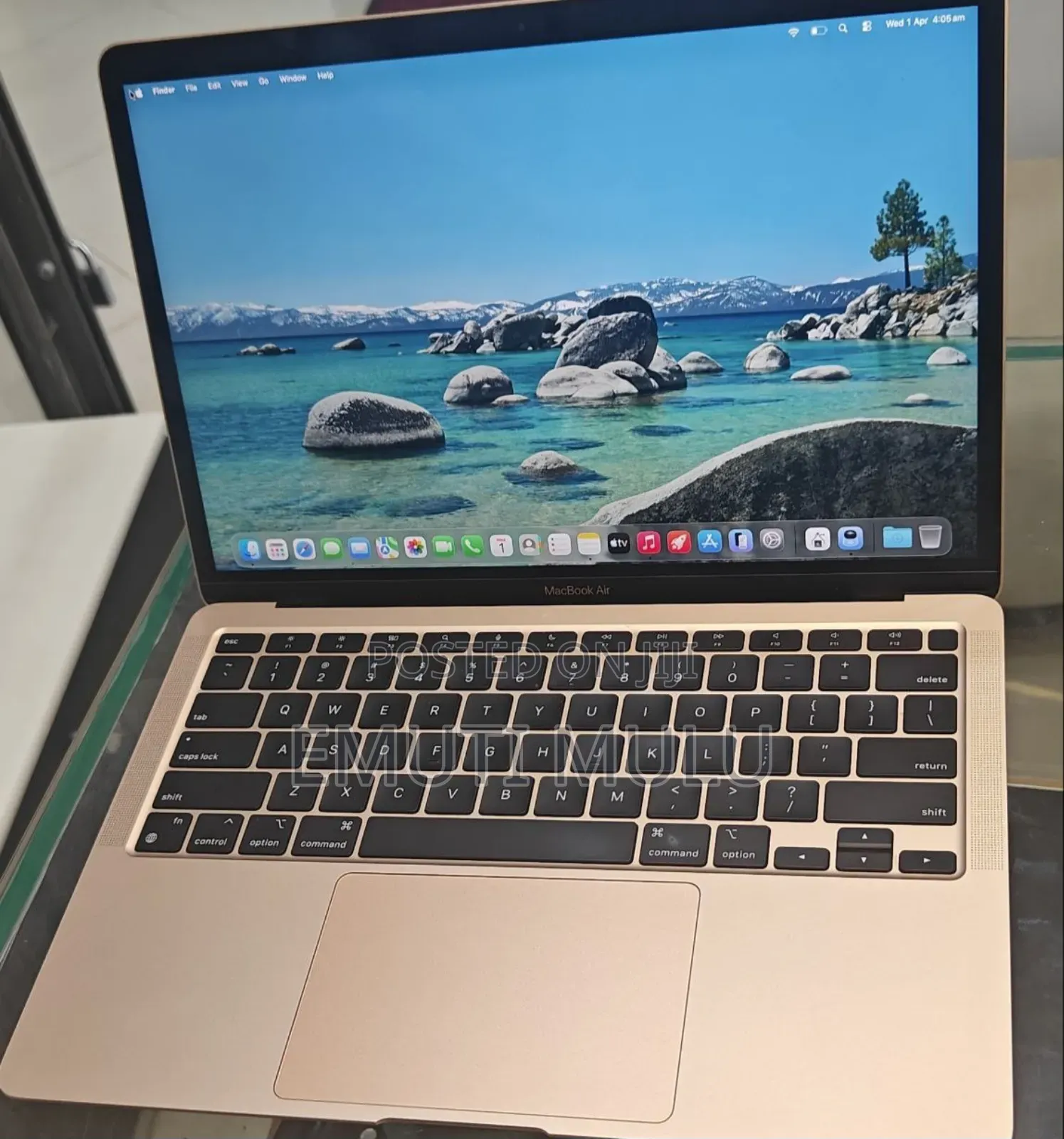 New Laptop Apple MacBook Air 2022 M2 8GB Intel Core i7 SSD 512GB