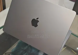 New Laptop Apple MacBook Air 2022 M2 8GB Intel Core i7 SSD 512GB