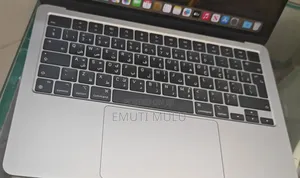 New Laptop Apple MacBook Air 2022 M2 8GB Intel Core i7 SSD 512GB