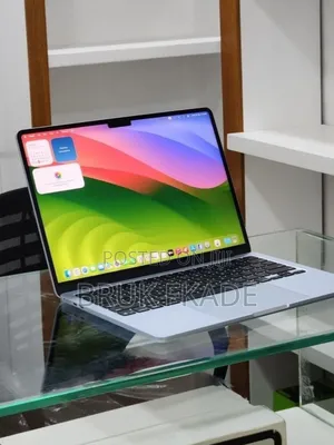 New Laptop Apple MacBook Air 2025 M4 13-inch 16GB Apple M4 SSD 256GB