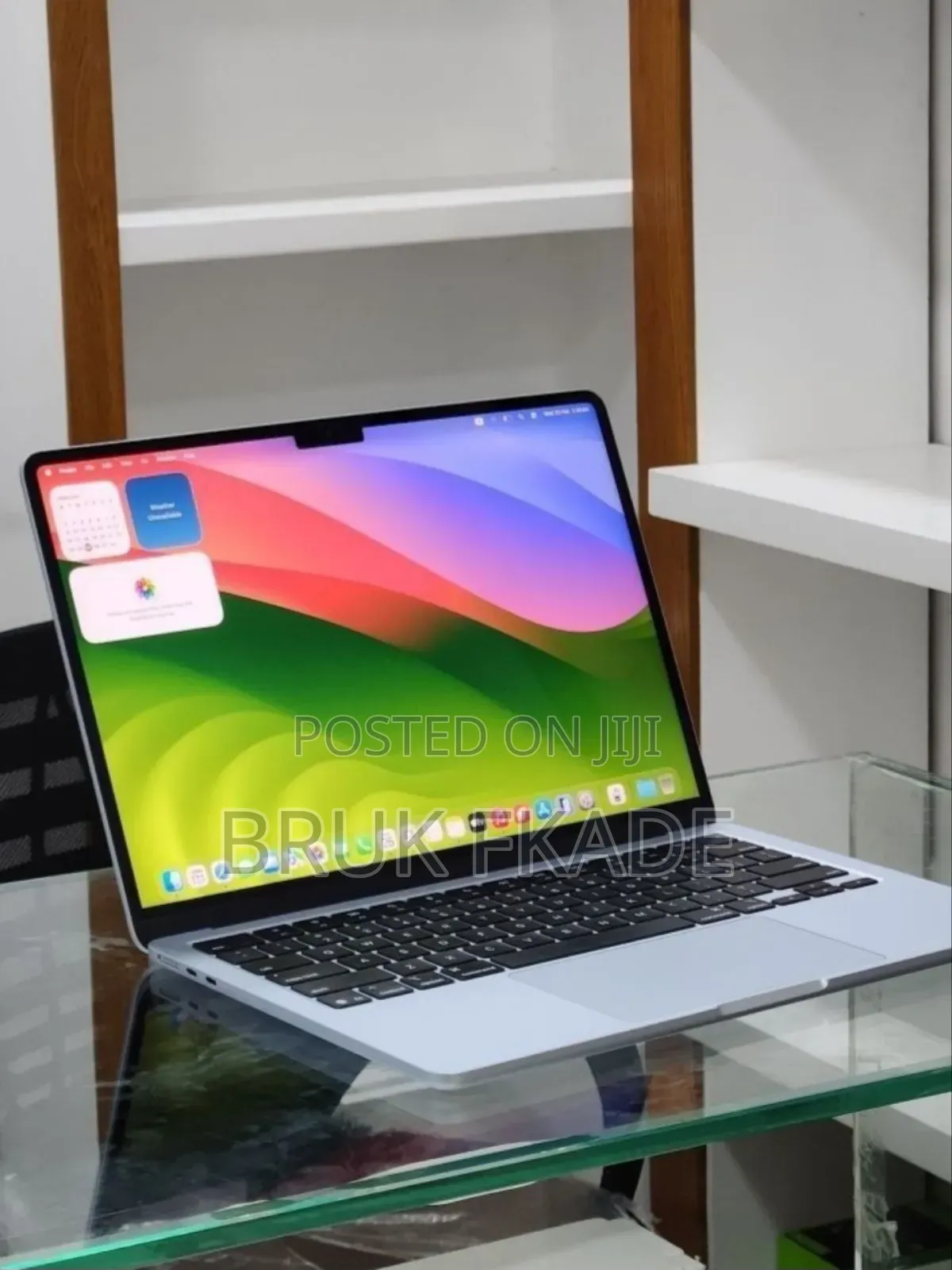 New Laptop Apple MacBook Air 2025 M4 13-inch 16GB Apple M4 SSD 256GB
