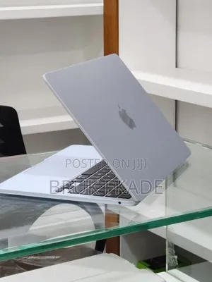 New Laptop Apple MacBook Air 2025 M4 13-inch 16GB Apple M4 SSD 256GB