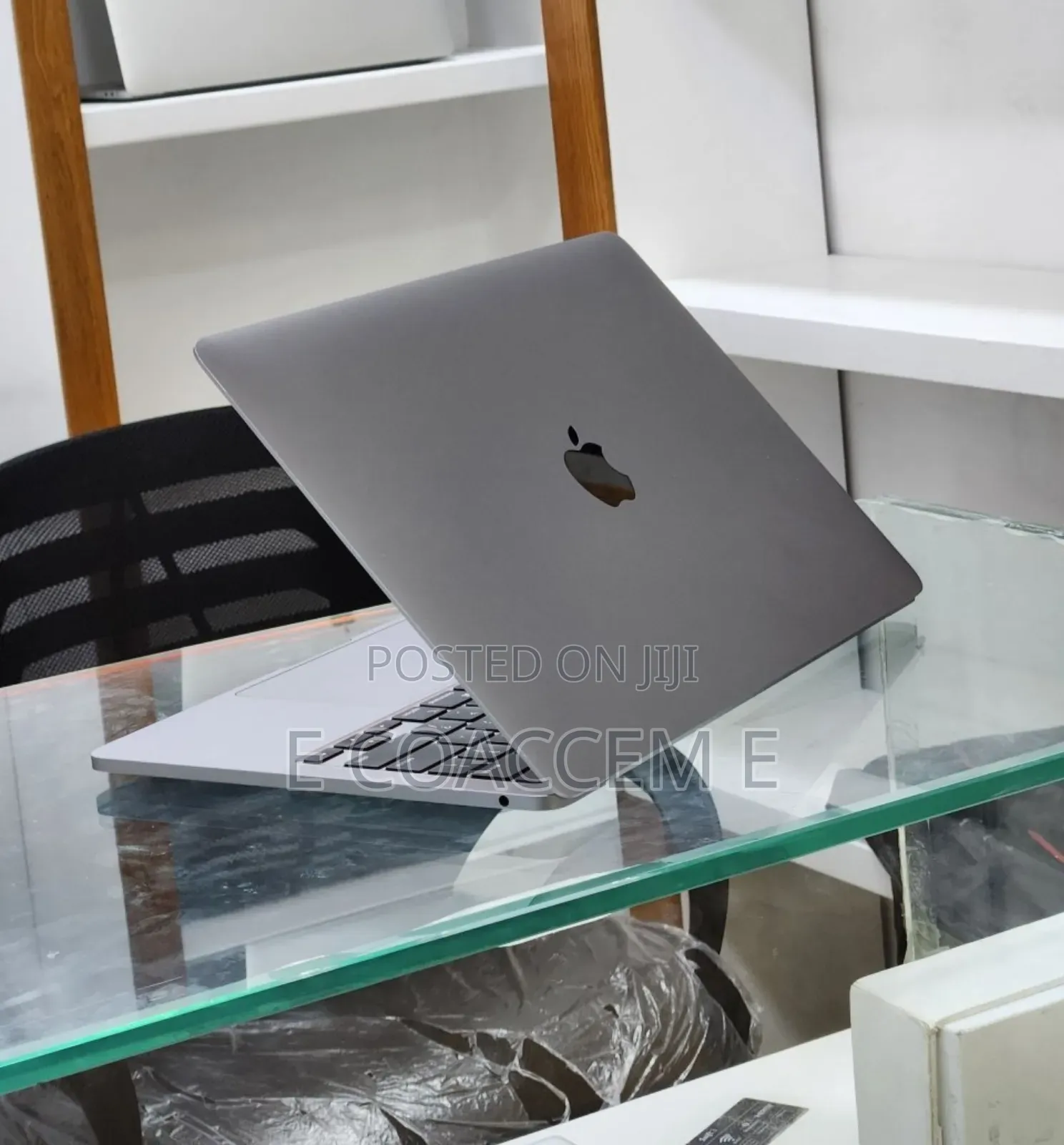 New Laptop Apple MacBook 8GB SSD 256GB