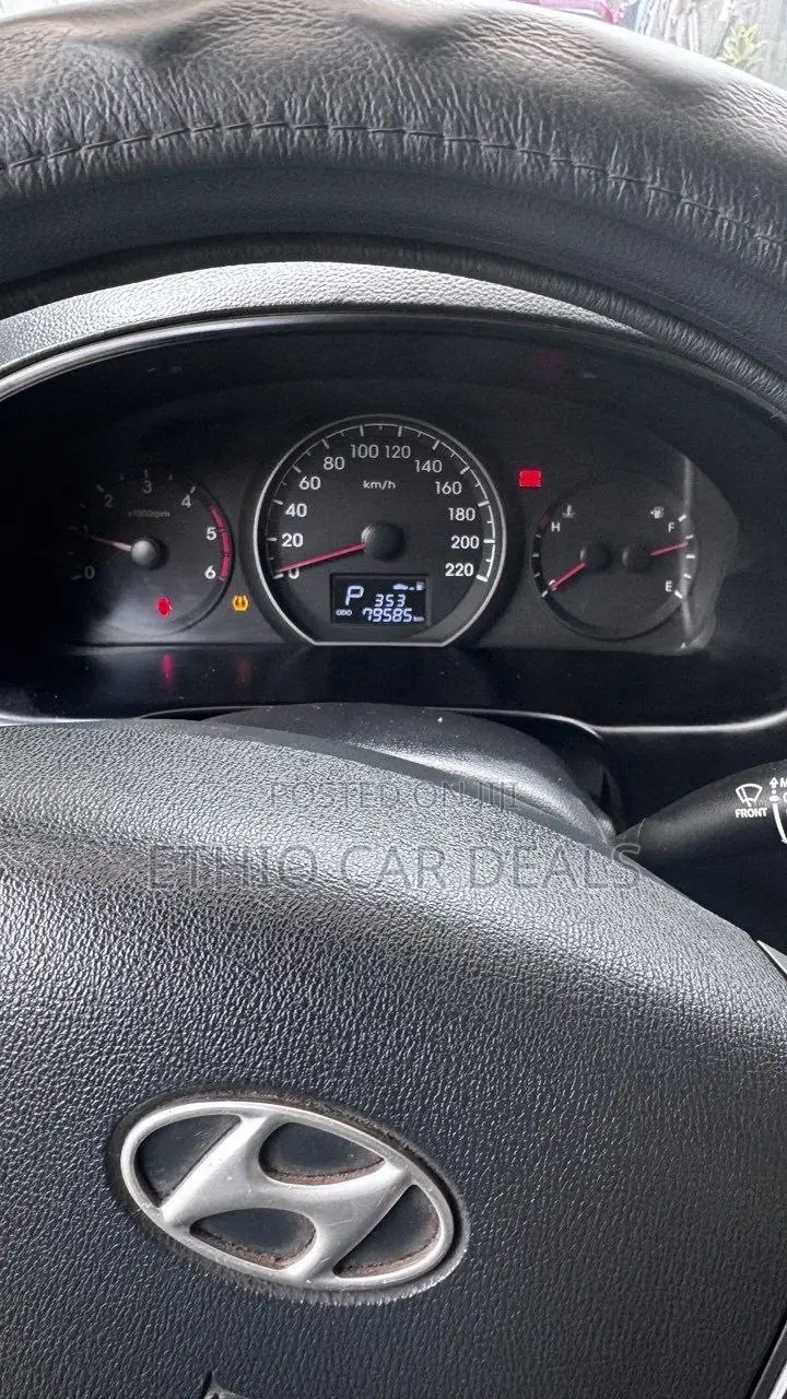 Hyundai Starex 2016 Silver