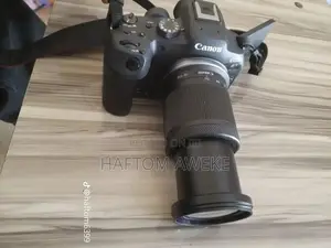 Canon Eos R7