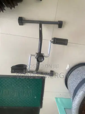 Up-Down Mini Exercise Bike宙又home Physiotherapy and Postoperative Reco
