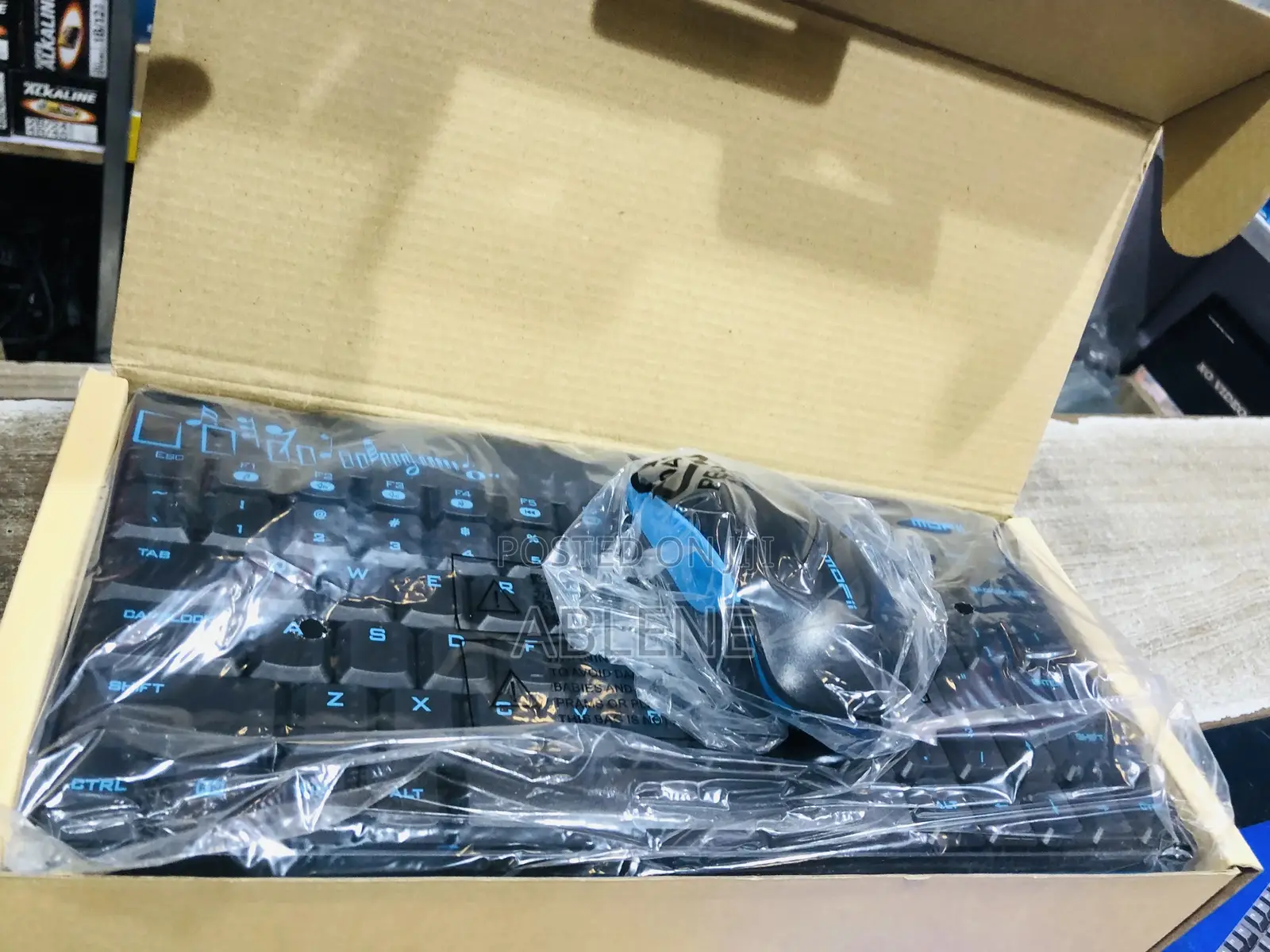 Mofii Wireless Keyboard and Mouse Set