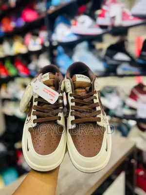 Sb Dunk Low"Labubu" Dark Brown Fashion Unisex Sneaker