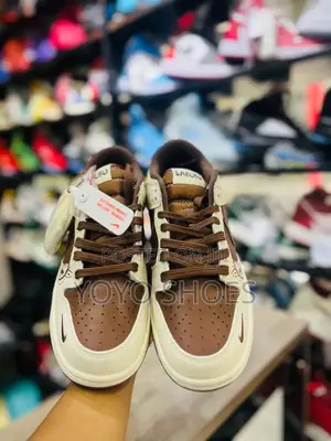 Sb Dunk Low"Labubu" Dark Brown Fashion Unisex Sneaker