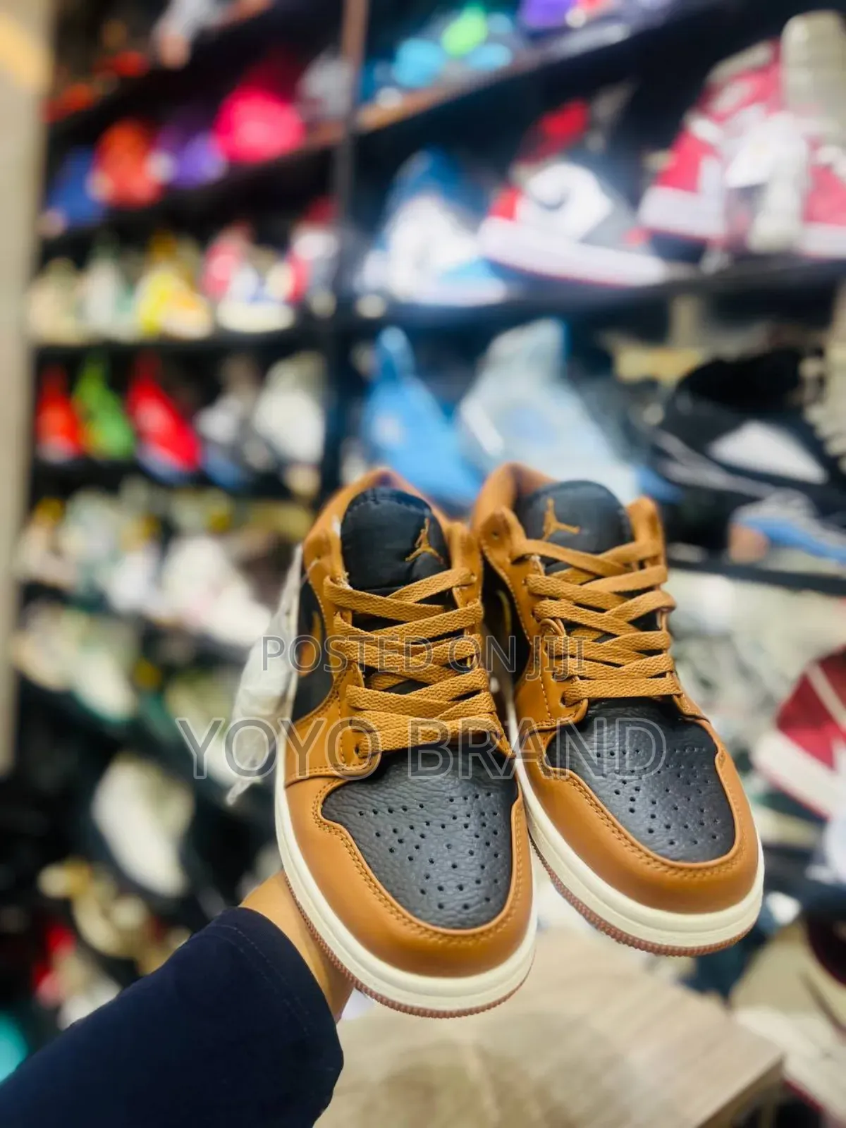 Nike Air Jordan 1 Low Se Flax /Baroque Brown Fashion Sneaker