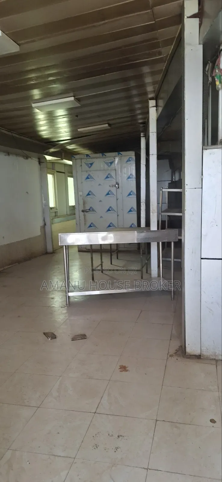 Urgently Available for Rent for Restaurant 900sqm, 3rd Floor