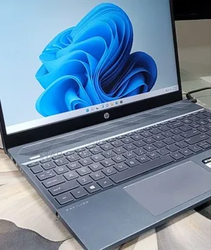 New Laptop HP Pavilion 15 8GB Intel Core i7 SSD 512GB