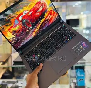 New Laptop MSI Vector 16 HX AI A2XWIG 16GB Intel Core i9 SSD 1T