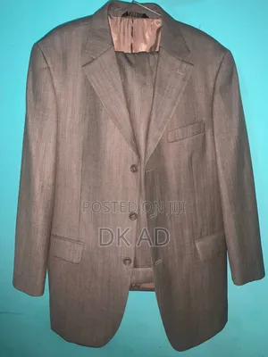 Caravelli Italy Three Button Suit