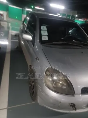 Toyota Vitz 2001 Silver