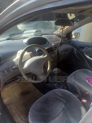 Toyota Vitz 2001 Silver