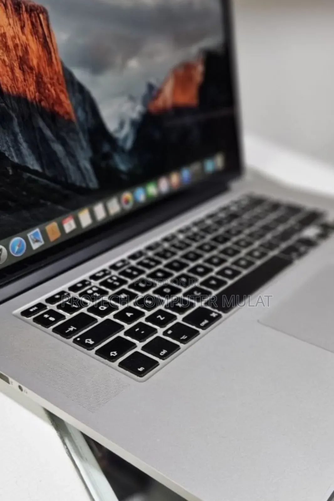 New Laptop Apple MacBook Pro 2015 16GB Intel Core i7 SSD 256GB