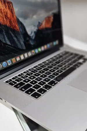 New Laptop Apple MacBook Pro 2015 16GB Intel Core i7 SSD 256GB