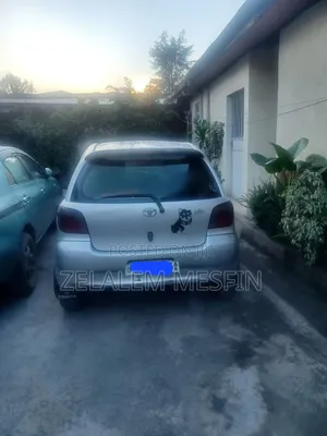Toyota Vitz 2001 Silver
