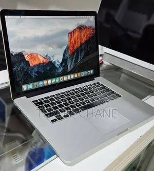 New Laptop Apple MacBook Pro 2015 16GB Intel Core i7 SSD 256GB