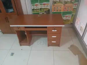 New Model Quality Office Table