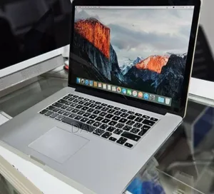 New Laptop Apple MacBook Pro 2015 16GB Intel Core i7 SSD 256GB