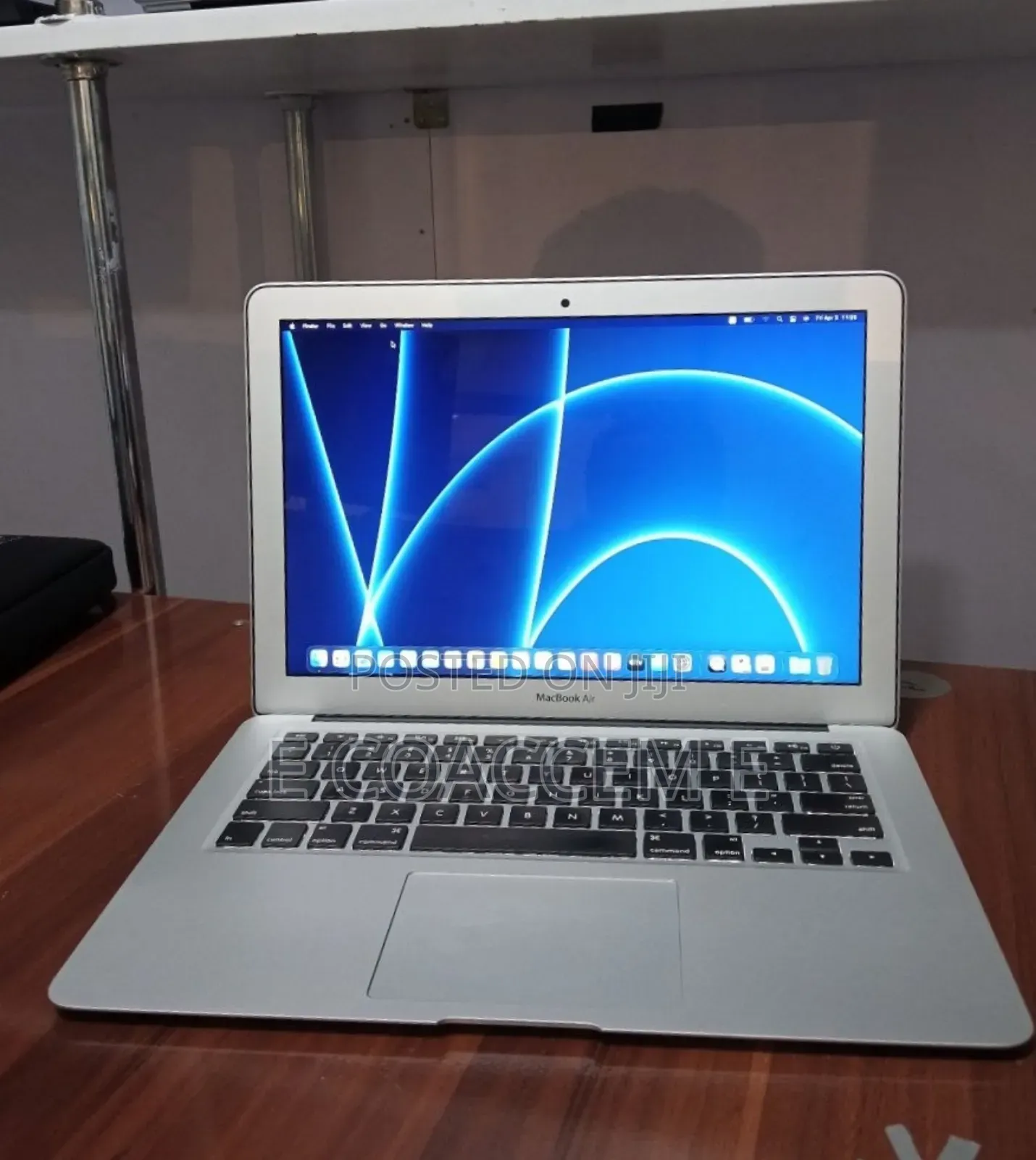 New Laptop Apple MacBook 8GB Intel Core i5 SSD 256GB