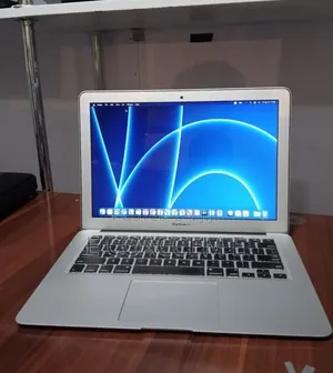New Laptop Apple MacBook 8GB Intel Core i5 SSD 256GB