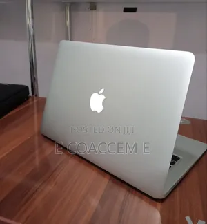 New Laptop Apple MacBook 8GB Intel Core i5 SSD 256GB