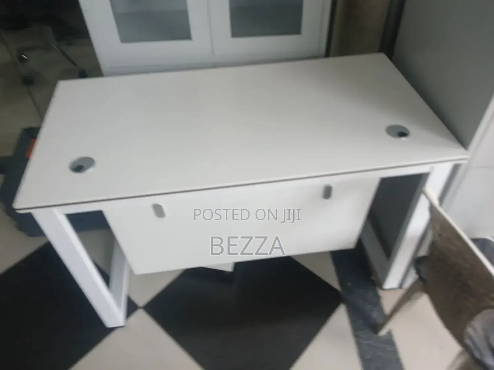 Quality Imported White Office Table(Size 1.20 Cm)