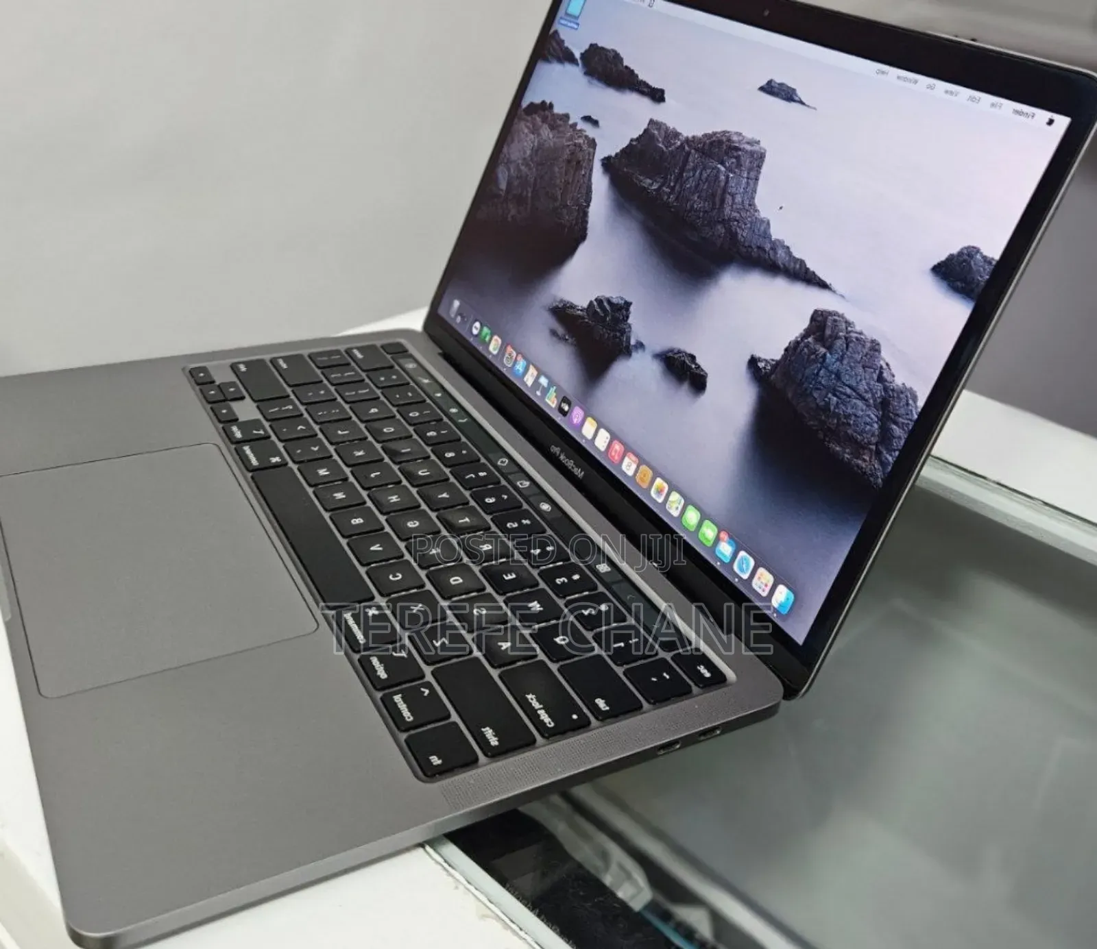 New Laptop Apple MacBook Pro 2019 8GB Intel Core i5 SSD 128GB