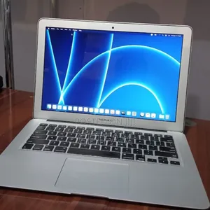 New Laptop Apple MacBook 2015 8GB Intel Core i5 SSD 256GB