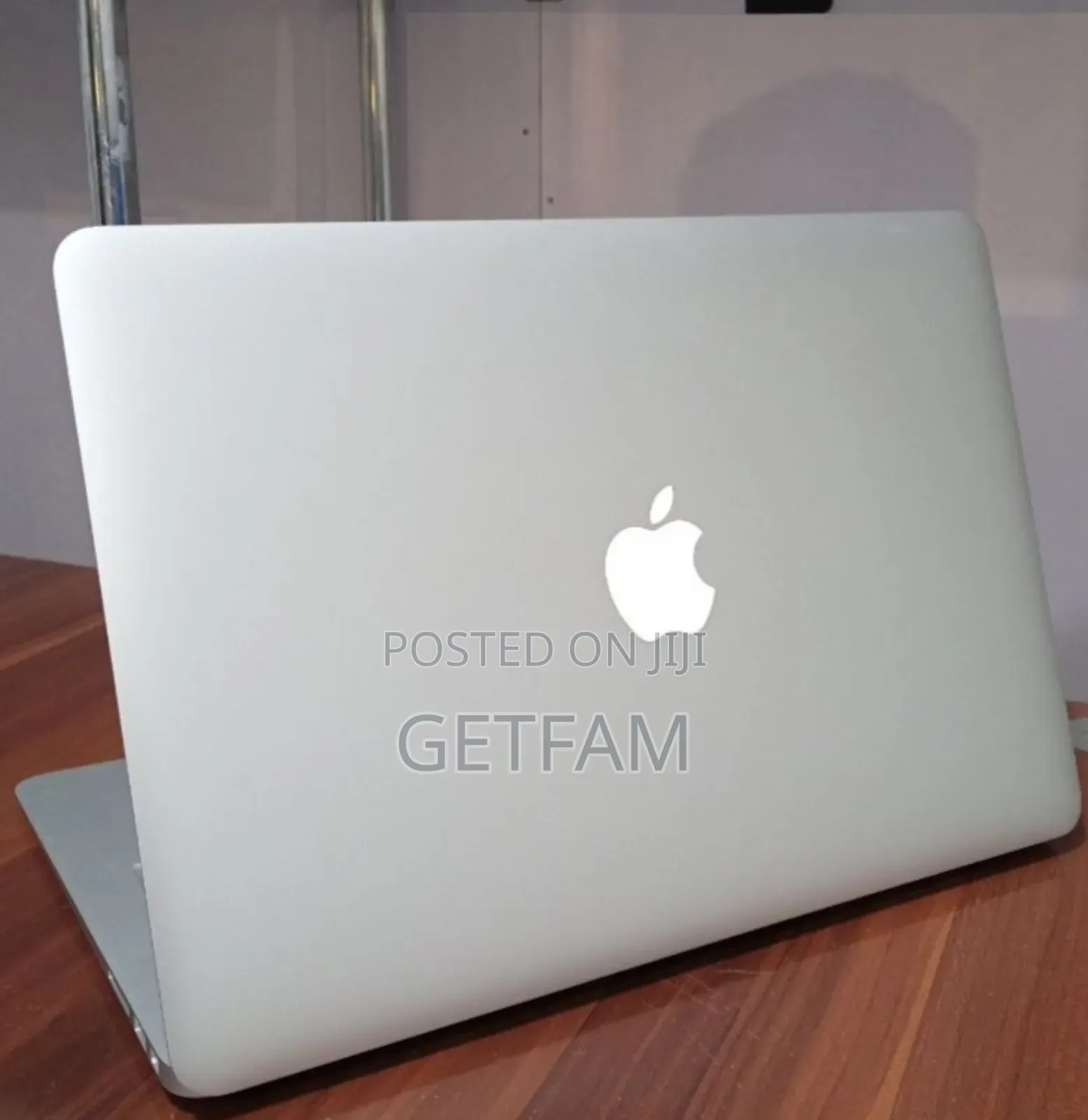 New Laptop Apple MacBook 2015 8GB Intel Core i5 SSD 256GB