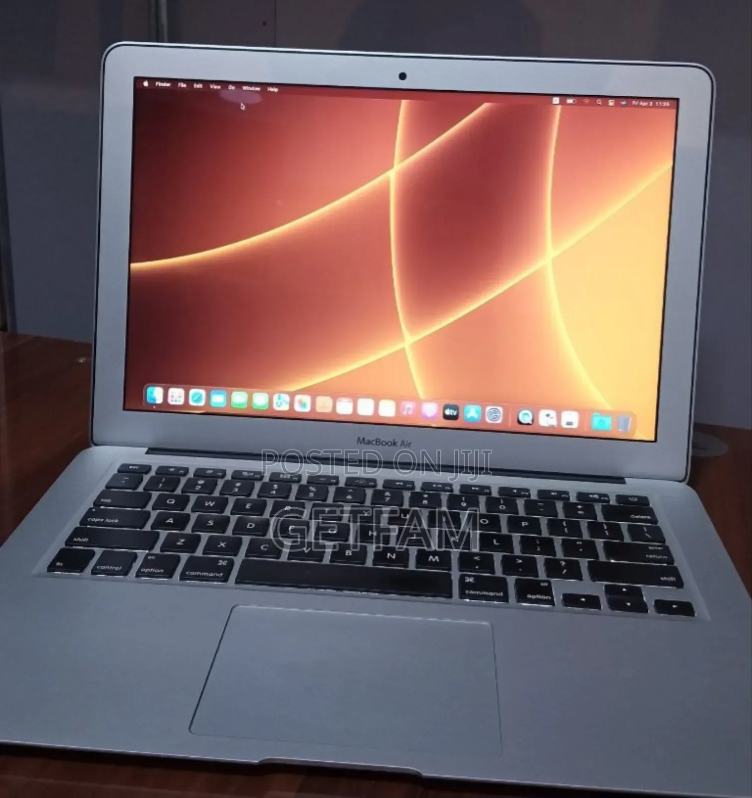 New Laptop Apple MacBook 2015 8GB Intel Core i5 SSD 256GB