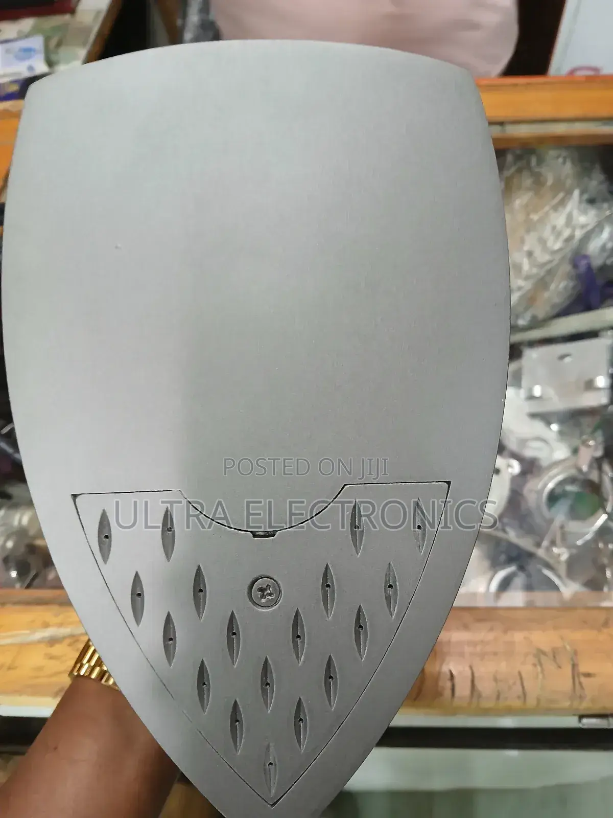 Silver Star Es-300 Gravity Feed Steam Iron. It Operates at 220 Volts