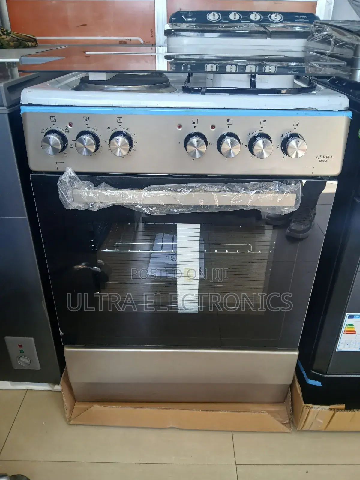 Alpha 60cm by 60cm Freestanding Oven. Floor